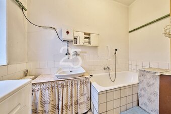 Prodej rodinného domu se zahradou a samostatnou garáží v obc - 19