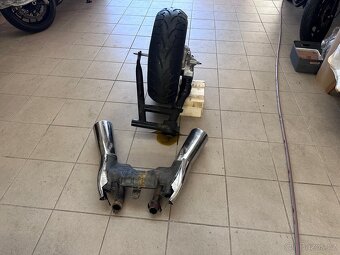 Yamaha Vmax 1200 zadní náprava Vyfuk široké kolo - 19