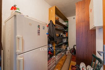 Prostorný dvougenerační rodinný dům s širokým využitím, 327  - 19