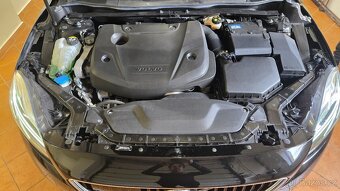 Volvo V40 Momentum 2,0d 110kW Automat - 19