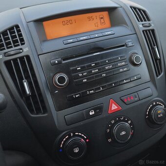 KIA CEED 1,6 CRDi , KLIMATIZACE, EL.OKNA ROK 2007 ZIMNÍ PNEU - 19