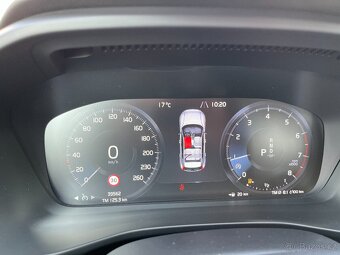 Volvo XC40 T2 - 19