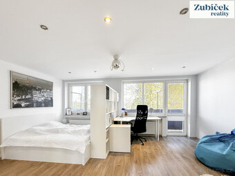 Pronájem výjimečného prostorného bytu 3+1 s krbem, Zlín - ul - 19