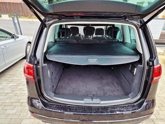 VW Sharan Highline, 2.0 TDi, r.v. 12/2019, plný servis,tažné - 19