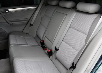 Mercedes-Benz Třídy C 320CDI AVANTGARDE N.TOP A/T - 19