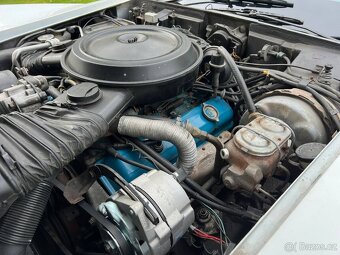 Chevrolet Corvette C3 z roku 1980 - 19