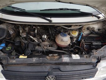 VW Transporter 2.5 TDI, BUS, 9 MÍST, TAŽNÉ - 19