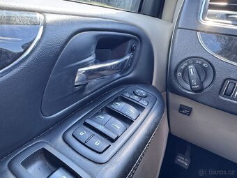 Chrysler Lancia Voyager 3,6 Gold DVD LPG 2014 - 19