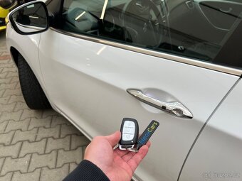 Hyundai i30 combi 1.6 CRDi,100 kW,manual,Style,AC,1maj,DPH - 19