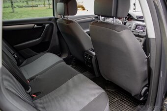 Volkswagen Passat Variant 1.6 TDI BMT Comfortline - 19