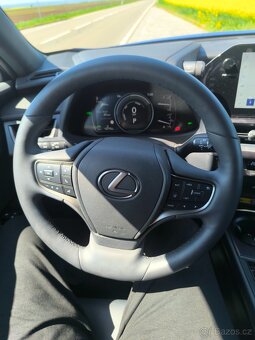 Lexus UX 250H výbava F sport design plus bitone - 19