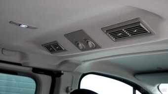Renault trafic SPACEKLASS 1.6,92KW,7MÍST,111000KM,SPANÍ - 19