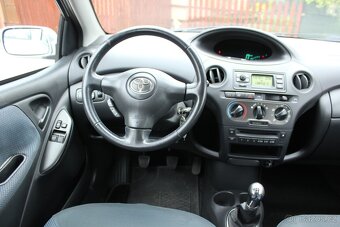 Toyota Yaris 1.0 VVT-i, KLIMA, bez koroze - 19