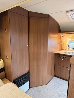 Bürstner Averso Plus 410 ~ Sklopná postel - 19