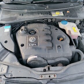 Volkswagen Passat, 1.9TDI,KRÁSNÝ,240TKM,1MAJ52LET - 19