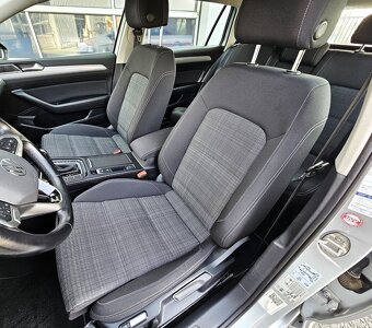 VW Passat Variant Business 2.0 TDI 110 kW 7DSG - 19