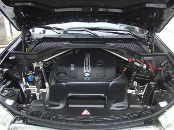 BMW X5 40d 1.MAJ ČR INDIVIDUAL LED - 19