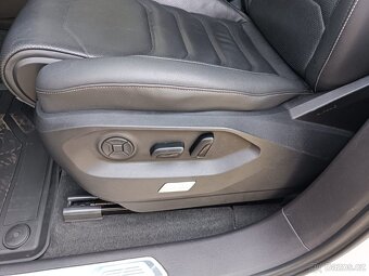 Volkswagen Touareg, 3.0 TDi, 210 kW, TOP STAV - 19