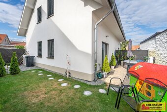 Hrušovany nad Jevišovkou, novostavba RD 4+kk, parkovací stán - 19