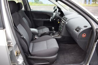 Ford Mondeo 1,8 i GHIA,PO SERVISU,BEZ KOROZE - 19