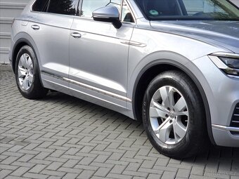 Volkswagen Touareg 3,0 TDi 210kW Atmosphere ČR 1.maj CR V6 8 - 19