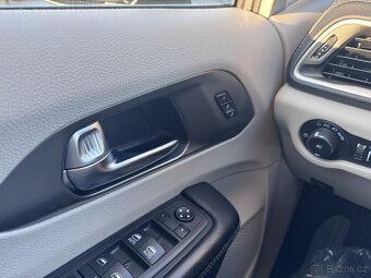 Chrysler Pacifica 3,6 Hybrid RU Radar Limit 2023 DPH - 19
