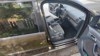 VW CrossTouran 2,0tdi - 19