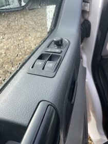 Volkswagen T5 facelift Bus - 19