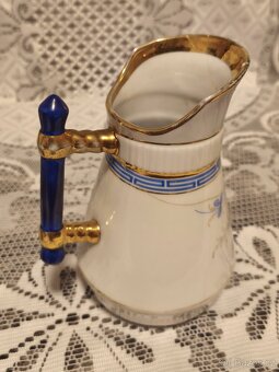 Stará porcelánová konvička. - 19