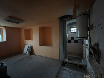 Prodej domu k rekonstrukci k podnikání nebo na bydlení ve Ve - 19