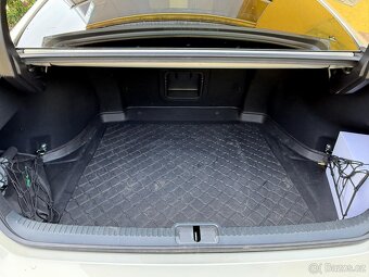 Lexus ES 300h 9/2023 - 19