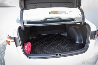 Toyota Corolla Hybrid - 19