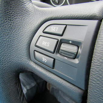 BMW X3, xDrive20i 135kw, Serviska,NAVI - 19