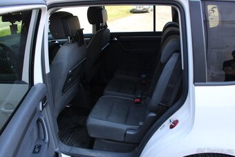 Volkswagen Touran 1.6 TDI DSG - 19