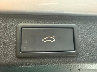 Škoda SUPERB 2.0 TDi EVO DSG MATRIX VIRTUAL KAMERA PANORAMA - 19