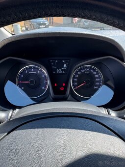 Hyundai ix20 1.4i benzín - 19