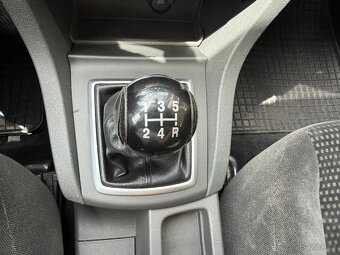 Ford Focus 1.6i, 74kw Ghia výbava - 19
