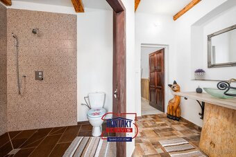 Nabízíme k prodeji stylově zařízený  Apartmánový dům v podhů - 19