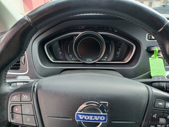 VOLVO V40 D2 ,kůže, navi, pěkně zachovalé auto - 19