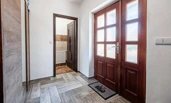 Prodej rodinného domu 3+1 s fotovoltaikou, bazénem a garáží - 19