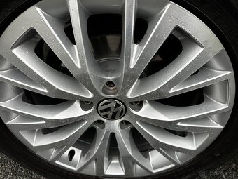 2.0tdi 103kw, Style, 262000km, DSG, Webasto, el.víko - 19