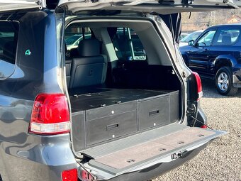 Toyota LandCruiser 200 4.5D - 19