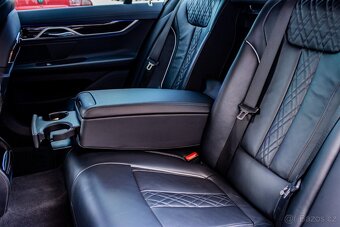 BMW Rad 7 730d A/T - 19