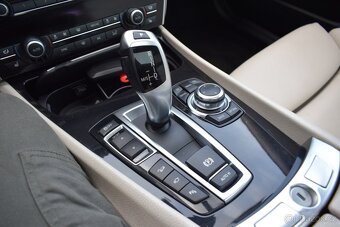 BMW Řada 5 GT 535i 4X4/TOP VÝBAVA/143TKM/ - 19