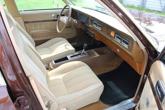 1977 Chevrolet Nova 305 V8, po renovaci - 19