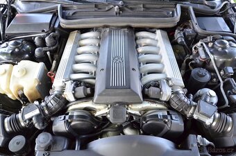 BMW 850i - 19