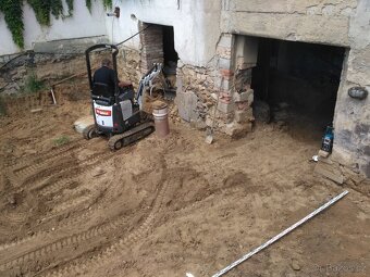 Zemní práce minibagr Bobcat E10 - 19