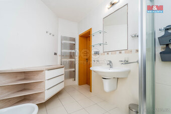 Prodej rodinného domu 299 m², pozemek 1751 m², Kamenice - 19