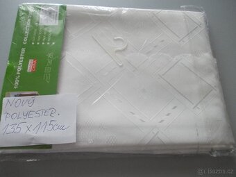 CESTOVNÍ KUFR-OBAL+ KNIHY +VĚCI DO DOMÁCNOSTI. - 19