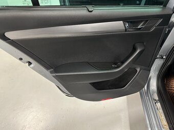 ŠKODA SUPERB 1.6 TDI STYLE DSG 2018 - 19